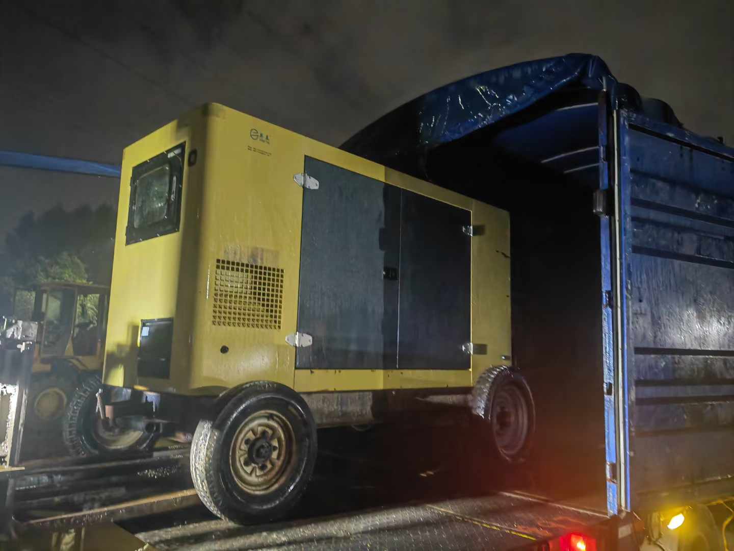 鼓楼如何根据负载特性选择合适的柴油发电机？