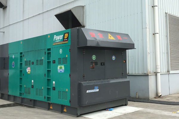 鼓楼燃油滤清器的更换流程是怎样的？