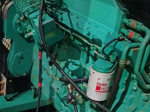 鼓楼如何确定新的发电机组控制系统是否与原系统兼容？