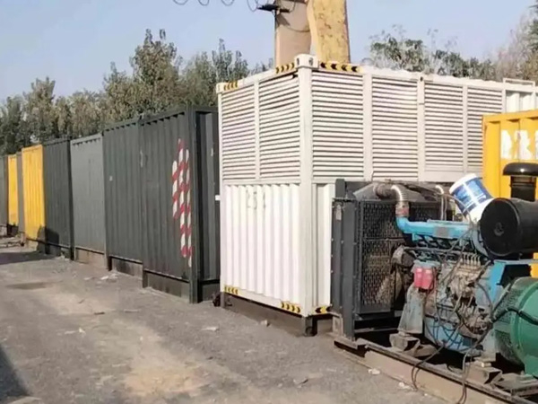 鼓楼200KW柴油发电机机组每小时油耗是多少？